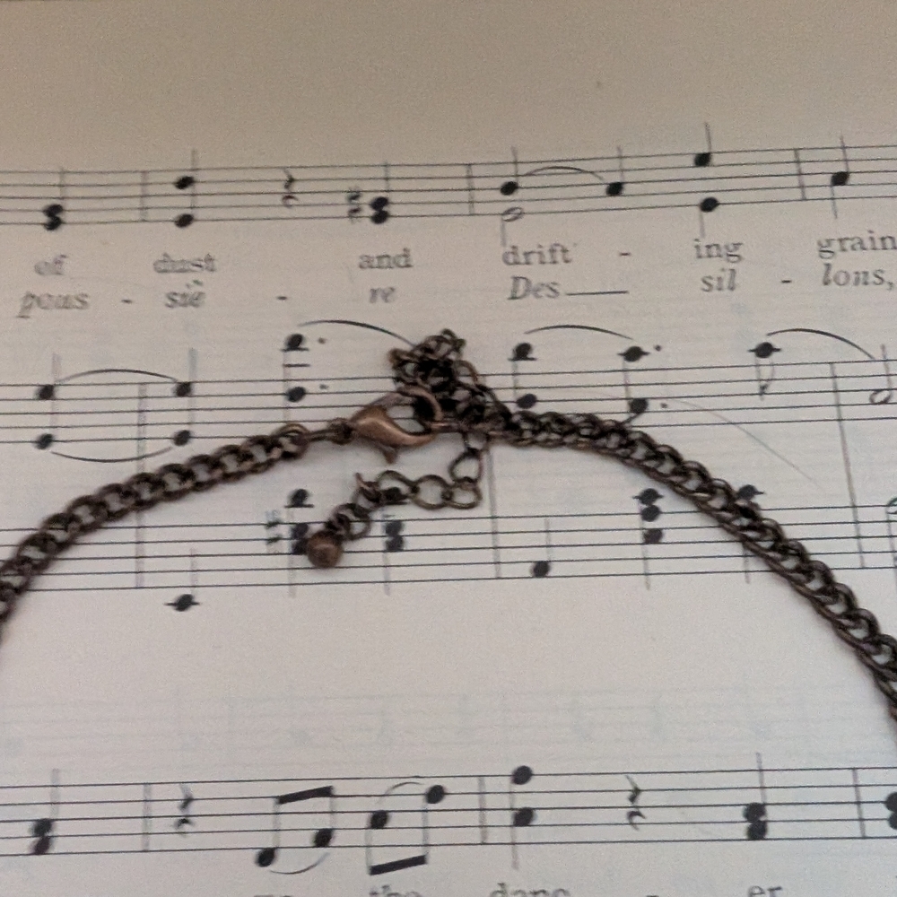 Elegant Pearl and Crystal Necklace - Picture 7 of 10